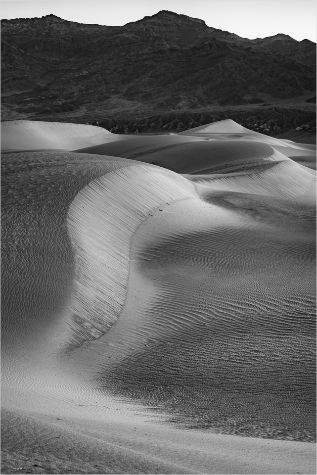 Monochrome-Dunes.jpg