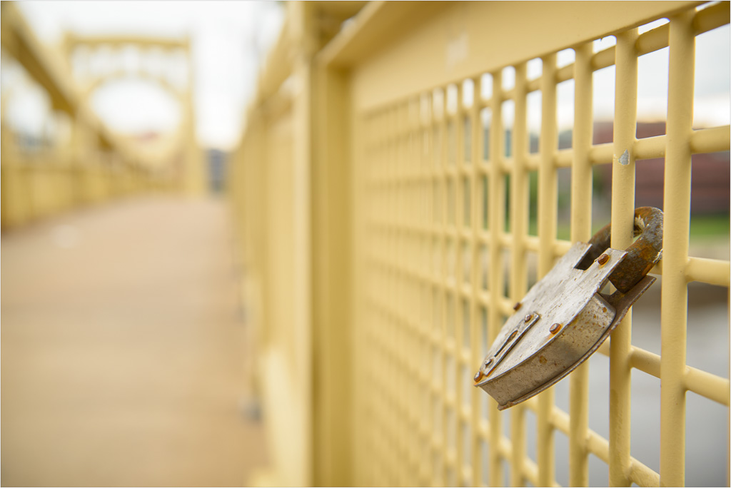 Love-Symbolized-On-The-Clemente-Bridge.jpg