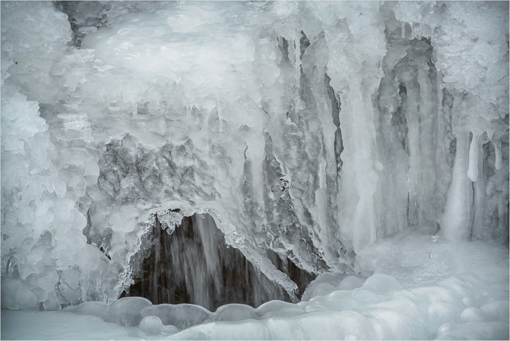 Waterfall-Behind-The-Ice-Wall.jpg