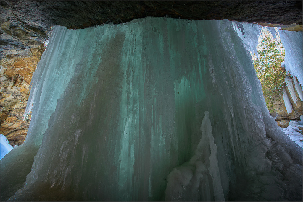 Behind-The-Frozen-Waterfall.jpg