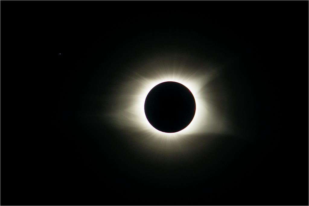 Totality-With-Star.jpg